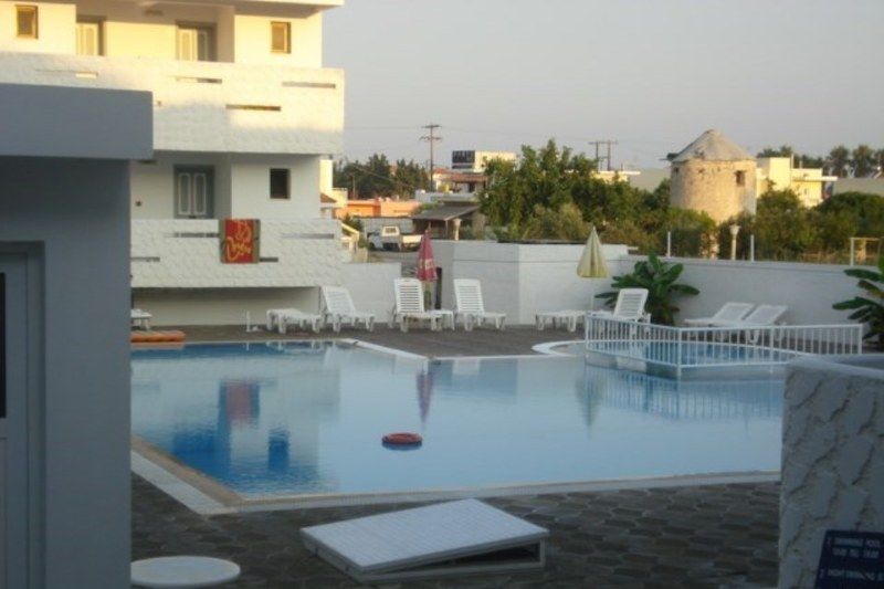 Frosini Hotel Lambi  Dış mekan fotoğraf