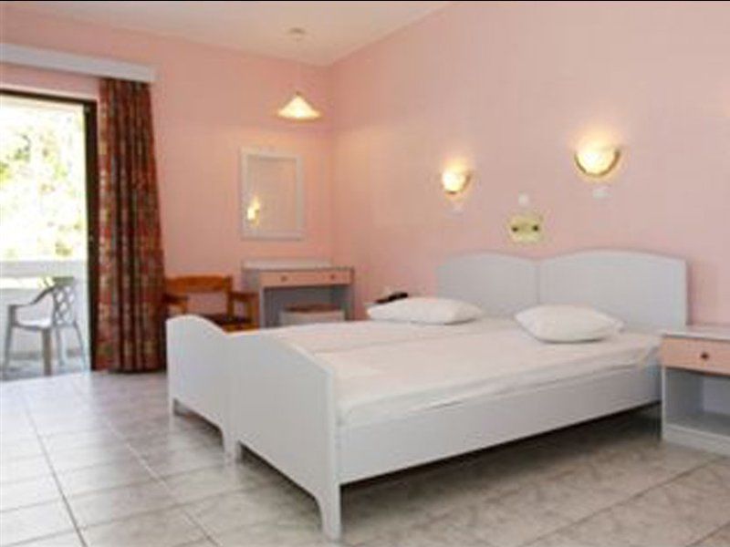 Frosini Hotel Lambi  Dış mekan fotoğraf