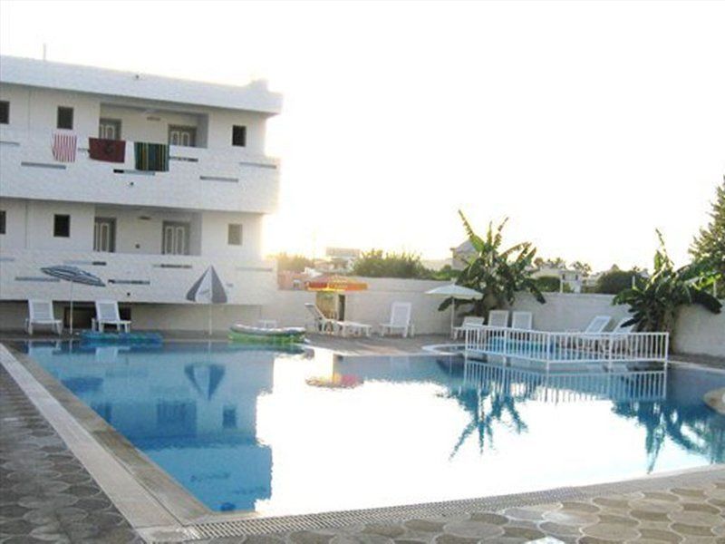 Frosini Hotel Lambi  Dış mekan fotoğraf